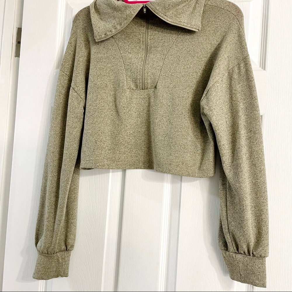 cropped lightweight quarter zip